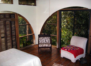 weekly vacation rental Luquillo mountains downstairs bedroom